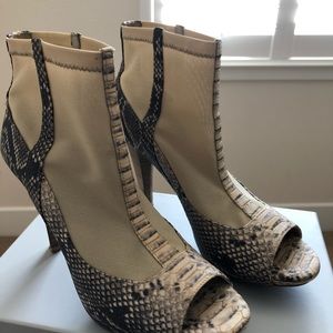 Donald J. Pliner Peep Toe heeled bootie